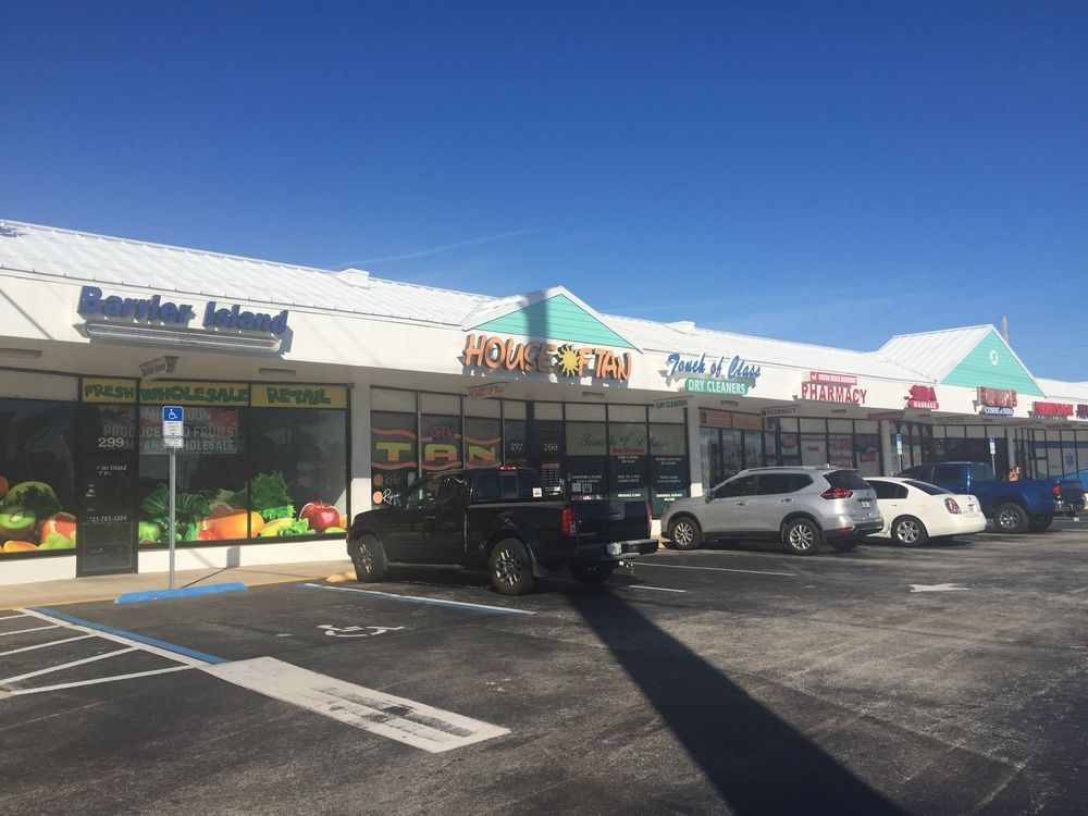 White Rose Shopping Center: 225-299 W Cocoa Beach Cswy, Cocoa Beach, FL 32931